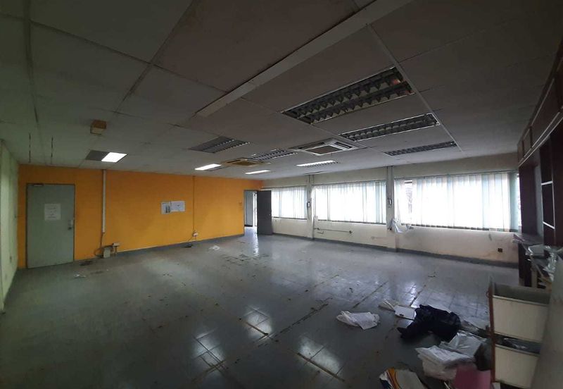 Kilang Shah Alam di Kawasan Perindustrian MIEL, Seksyen 23, Shah Alam