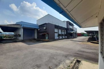 Kilang Shah Alam di Kawasan Perindustrian MIEL, Seksyen 23, Shah Alam