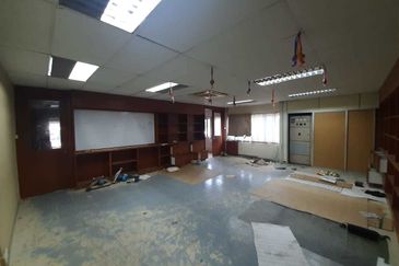 Kilang Shah Alam di Kawasan Perindustrian MIEL, Seksyen 23, Shah Alam