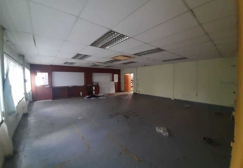 Kilang Shah Alam di Kawasan Perindustrian MIEL, Seksyen 23, Shah Alam