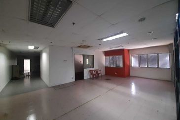 Kilang Shah Alam di Kawasan Perindustrian MIEL, Seksyen 23, Shah Alam