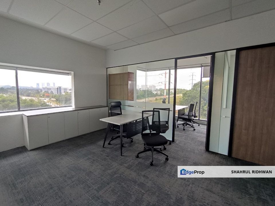 En Bloc Fully Furnished Office for Sale at Cyberjaya, Selangor, Cyberjaya