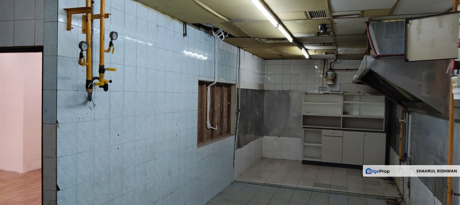 Prime Ground Floor F&B Retail Lot at Kompleks PKNS Bangi | Ready Kitchen, 3-Phase Power & Strategic Location, Selangor, Bangi