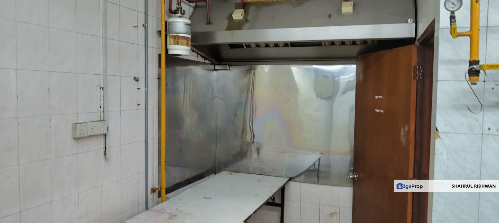 Prime Ground Floor F&B Retail Lot at Kompleks PKNS Bangi | Ready Kitchen, 3-Phase Power & Strategic Location, Selangor, Bangi