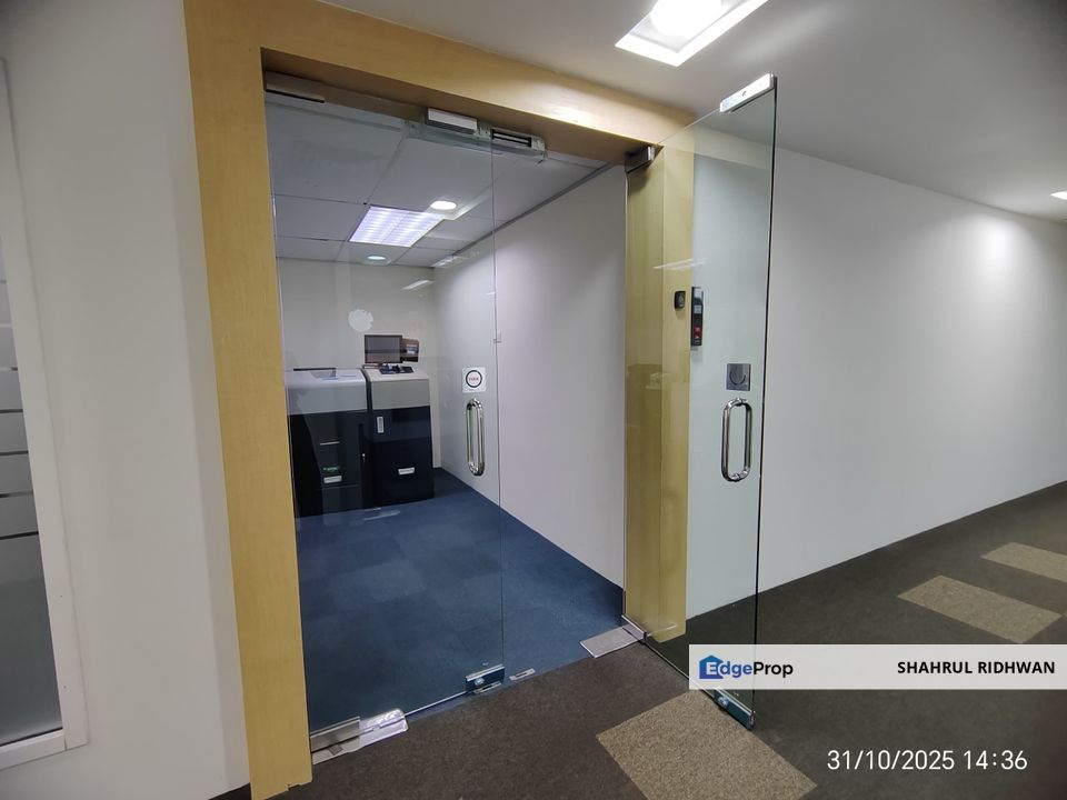 Partially Fitted Office for Rent at Menara Summit USJ | 1,857 sqft, Connected to Mall & Excellent Public Transport Access, Selangor, USJ