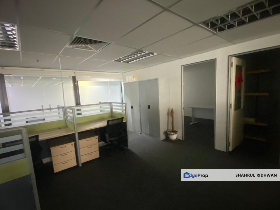 Fitted unit - Walking Distance to LRT Office Space for rent at Menara Summit, USJ 1, Subang Jaya., Selangor, USJ