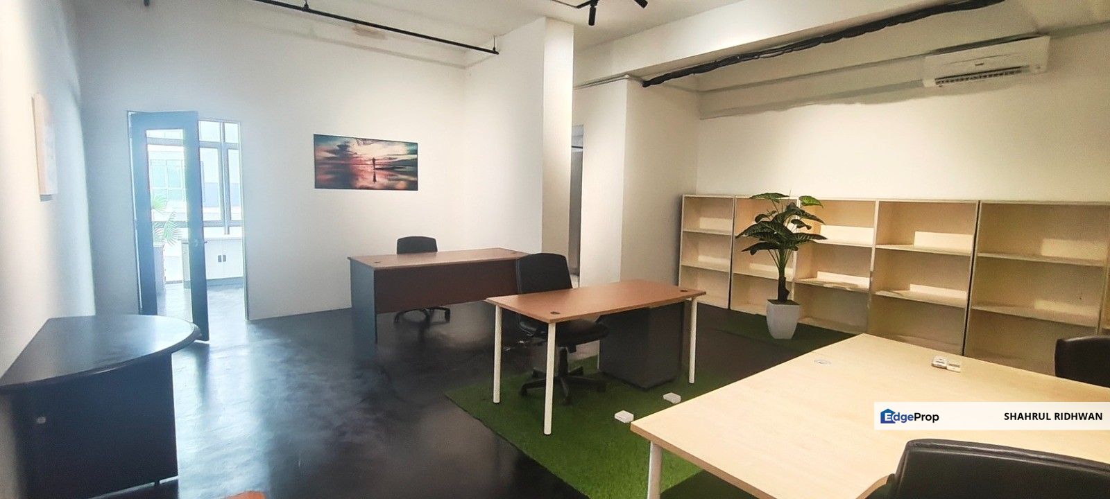 Fully Furnished Office for Rent at Kenwingston Square Garden, Cyberjaya, Move-In Ready, Selangor, Cyberjaya