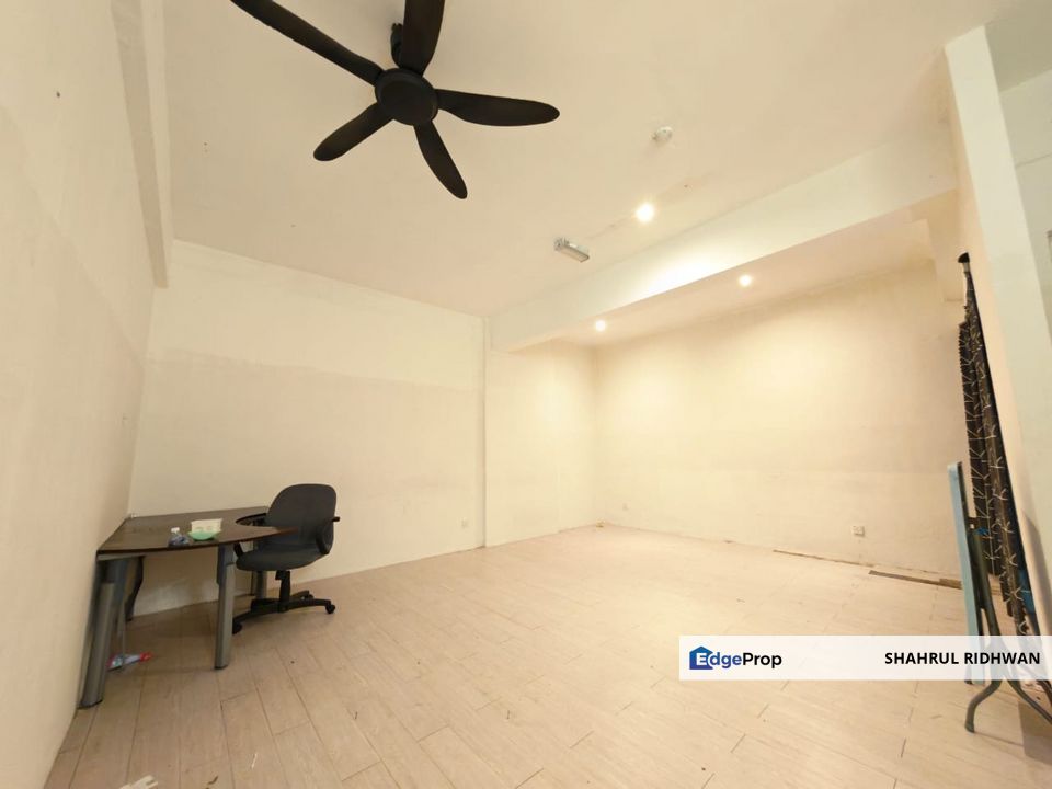 Commercial Office for Sale in Kuala Lumpur – Queen’s Avenue Jalan Bayam | 400 sqft | RM216K Below Market Value, Kuala Lumpur, Cheras