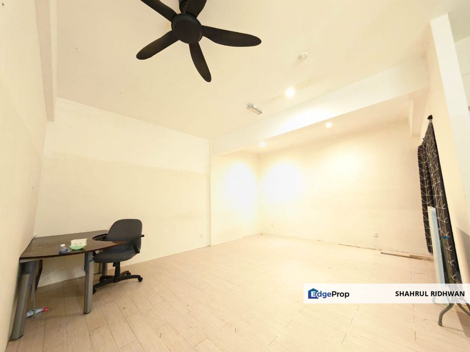 Commercial Office for Sale in Kuala Lumpur – Queen’s Avenue Jalan Bayam | 400 sqft | RM216K Below Market Value, Kuala Lumpur, Cheras