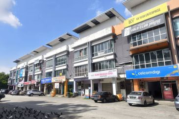 3 Storey Shop Office Tenanted