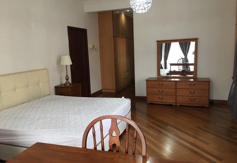 Fully Furnished Bungalow Mutiara Damansara pool