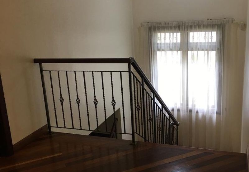 Fully Furnished Bungalow Mutiara Damansara pool