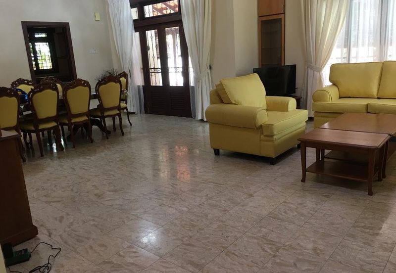 Fully Furnished Bungalow Mutiara Damansara pool