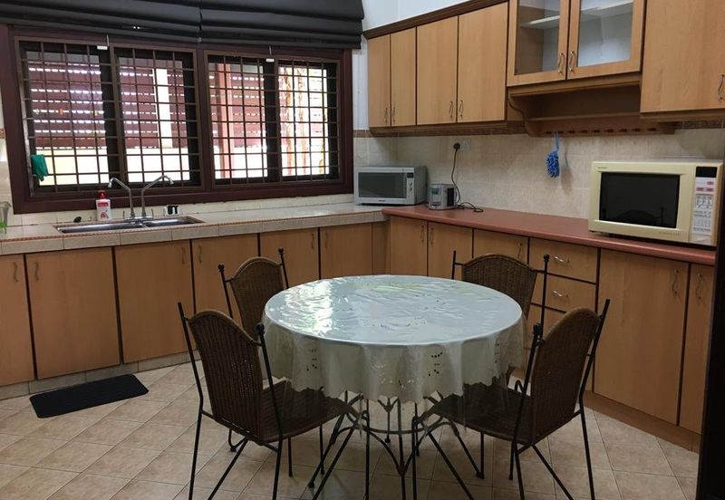 Fully Furnished Bungalow Mutiara Damansara pool