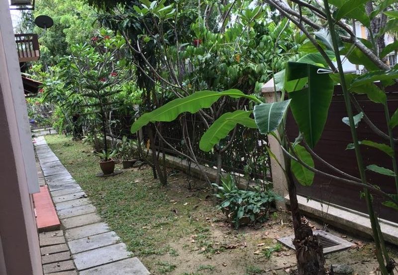 Fully Furnished Bungalow Mutiara Damansara pool