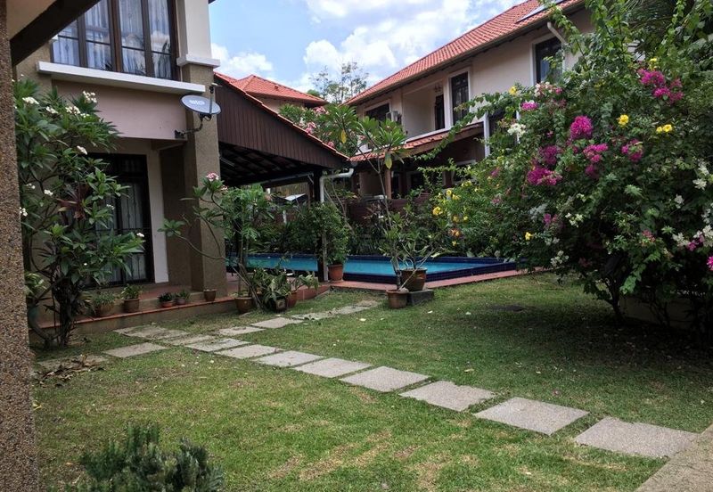 Fully Furnished Bungalow Mutiara Damansara pool