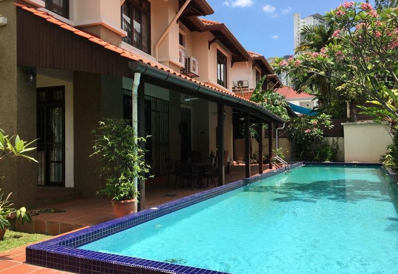 Fully Furnished Bungalow Mutiara Damansara pool