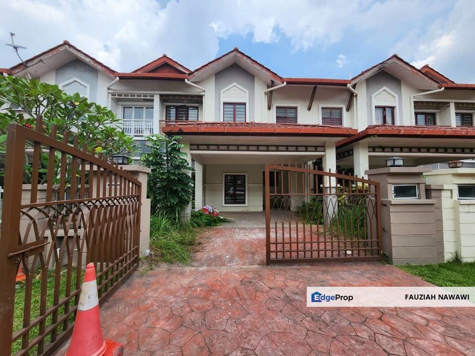 Double Storey Superlink  Phase 3 (Alicia)  D'Kayangan Section 13, Shah Alam For Rent, Selangor, Shah Alam