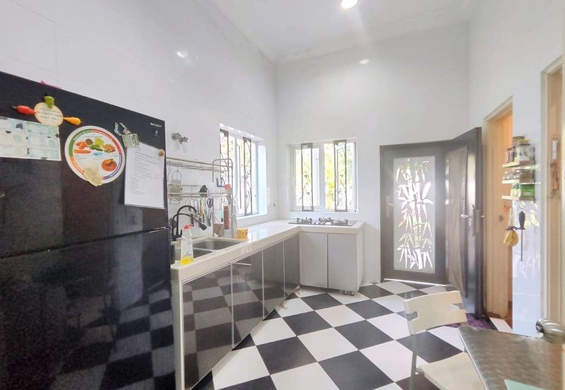 Seksyen 6 @ Bandar Bukit Mahkota