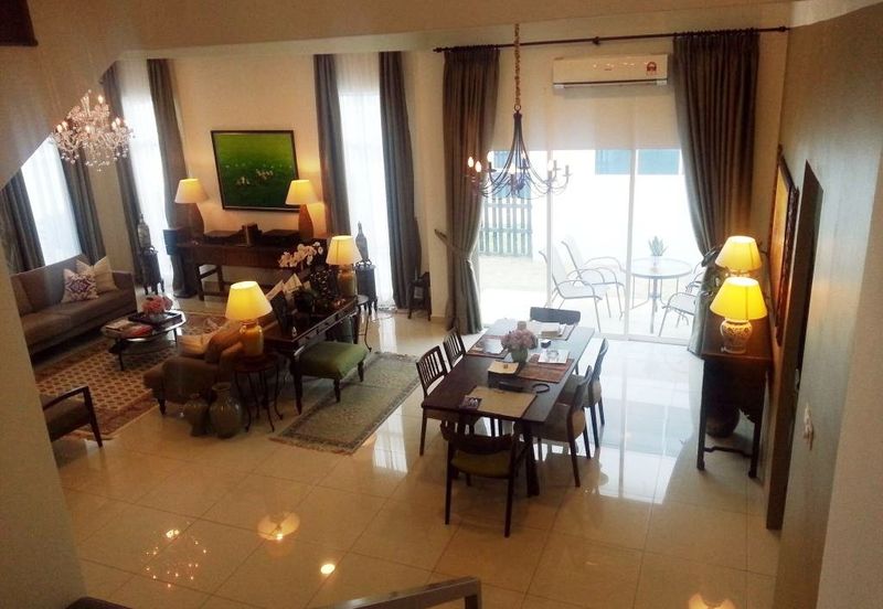 Perdana Lakeview East