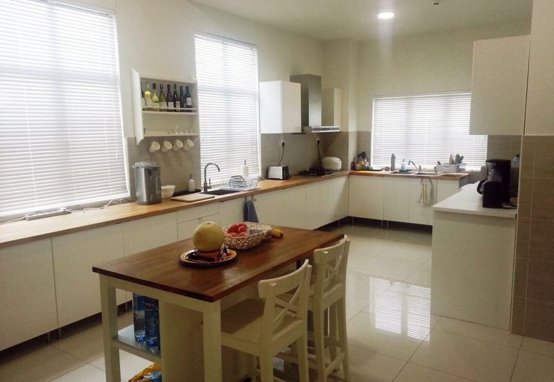 Perdana Lakeview East