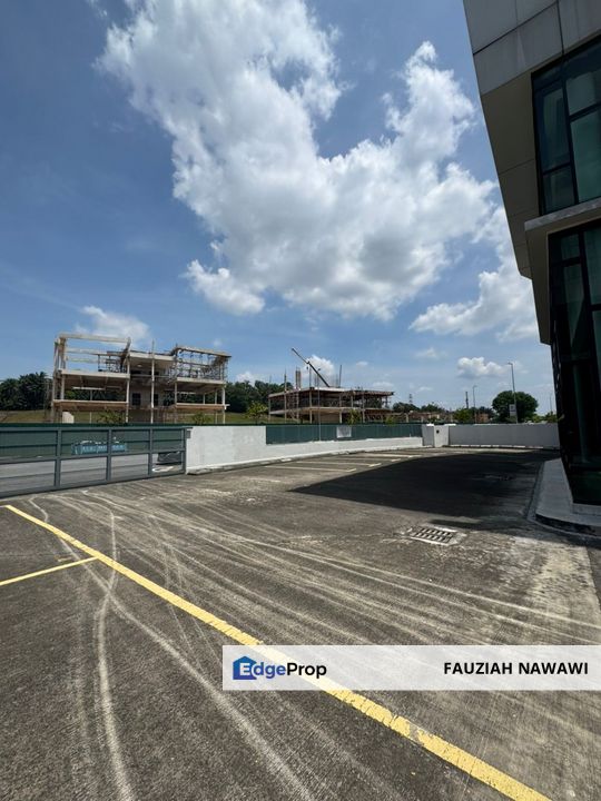 NEAR HIGHWAY | UB Industrial Park Warehouse Rawang For Rent, Selangor, Rawang