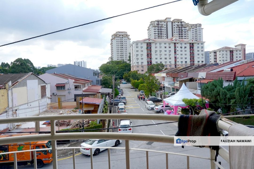 DESA ALPHA TAMAN RAINBOW KUALA LUMPUR UPPER UNIT TOWNHOUSE FOR SALE FREEHOLD, Kuala Lumpur, Jalan Ipoh