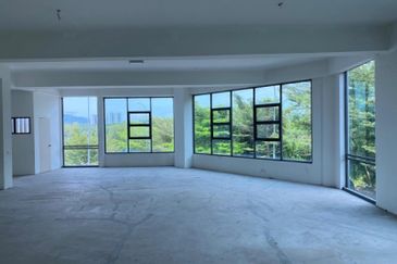 D Alpinia Business Park