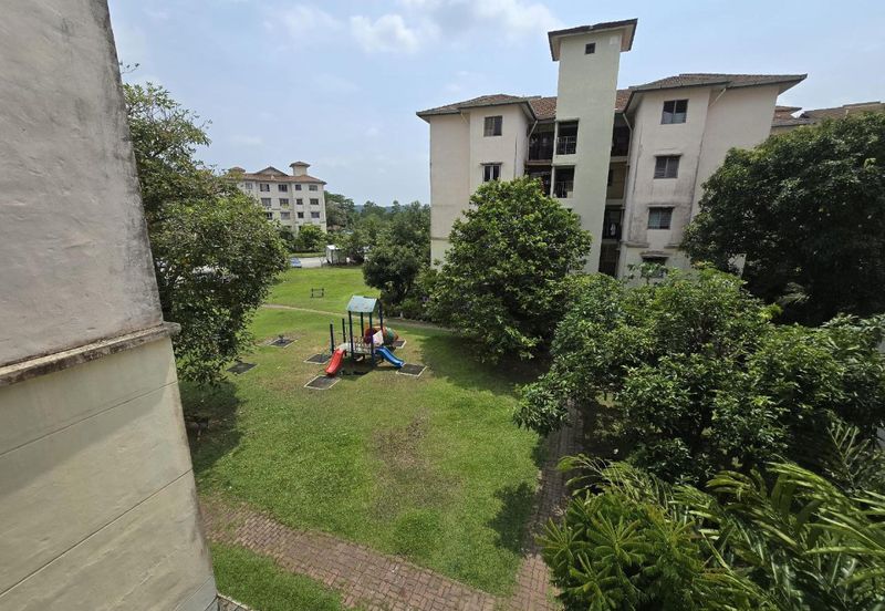 Azalea Court, Bandar Tasik Puteri