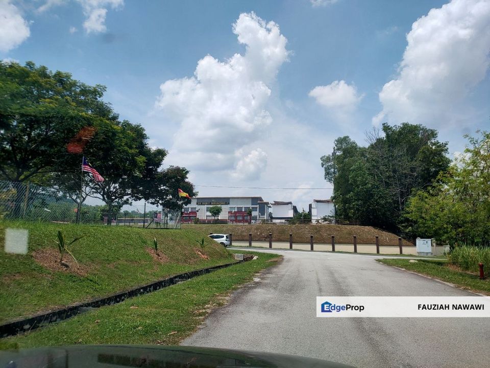 Renovated Double Storey Terrace Taman Bukit Rawang Jaya | Freehold | Facing Playground | RM570K, Selangor, Rawang