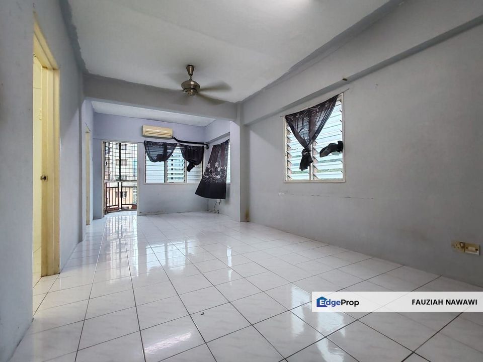 BLOK MAWAR APARTMENT TAMAN TUN TEJA RAWANG FOR SALE CORNER UNIT WITH LIFT, Selangor, Rawang
