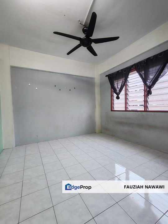BLOK MAWAR APARTMENT TAMAN TUN TEJA RAWANG FOR SALE CORNER UNIT WITH LIFT, Selangor, Rawang