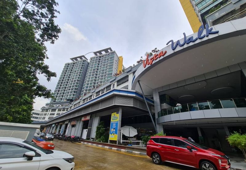 TRIPLE STOREY SHOPLOT VISTA ALAM SEKSYEN 14 ROI 5%
