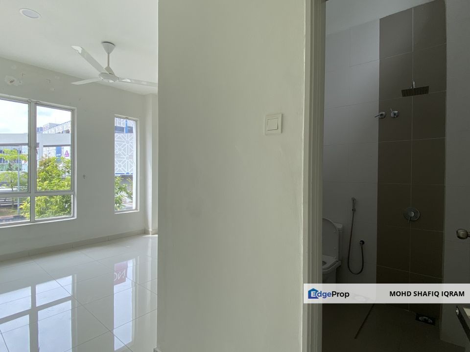 New unit facing open AEON walking distance to surau , Selangor, Shah Alam