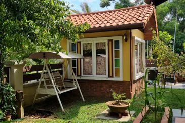 Double Storey Superlink Corner Lot, Lagenda 2, Bukit Jelutong