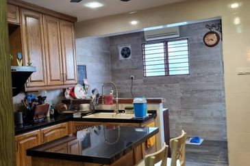 Double Storey Superlink Corner Lot, Lagenda 2, Bukit Jelutong