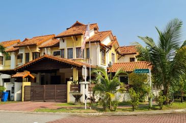 Double Storey Superlink Corner Lot, Lagenda 2, Bukit Jelutong