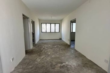 Johan Court Flat @ Alam Perdana