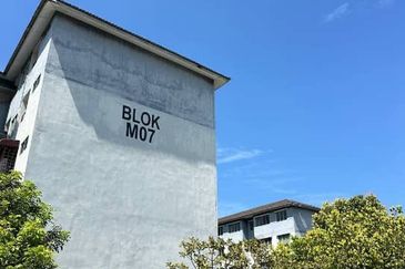 Johan Court Flat @ Alam Perdana