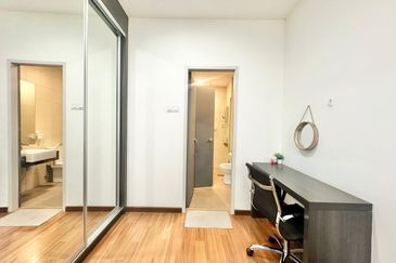 I Residence @ I City