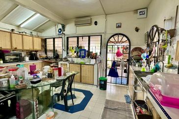 SL7, Bandar Sungai Long