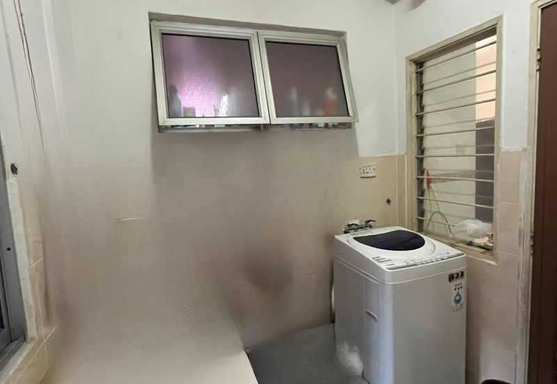 Lili Apartmrnt @ Bukit Subang