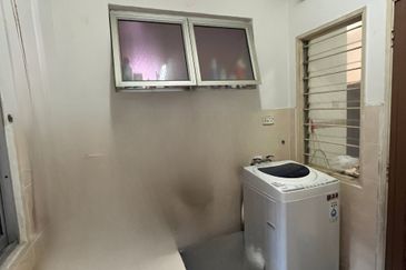 Lili Apartmrnt @ Bukit Subang