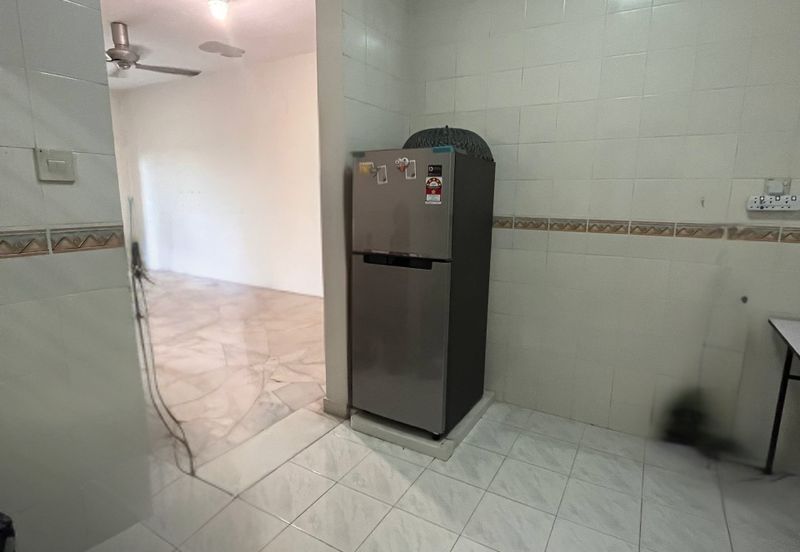 Lili Apartmrnt @ Bukit Subang