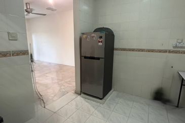 Lili Apartmrnt @ Bukit Subang