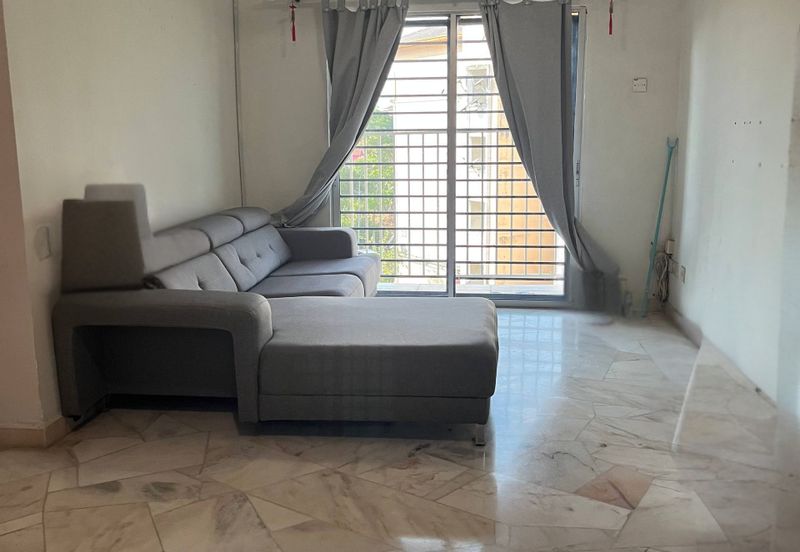 Lili Apartmrnt @ Bukit Subang