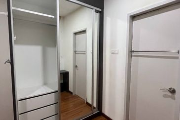 I Residence @ I City