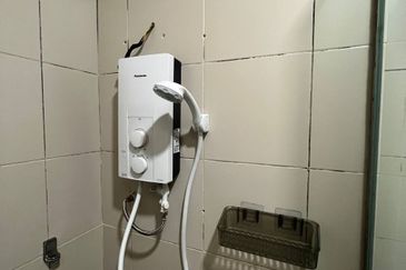 I Residence @ I City