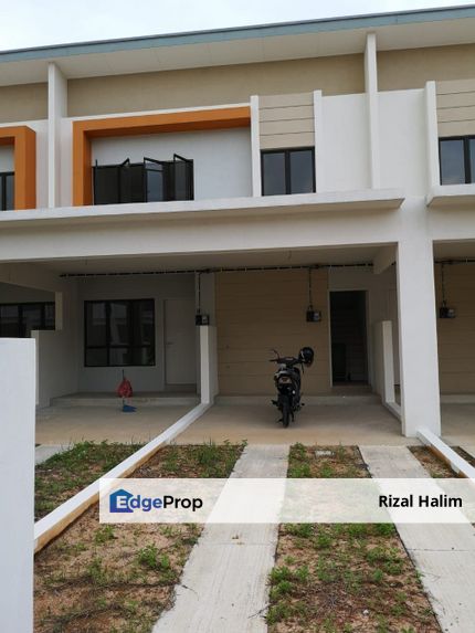 Freehold Gated Guarded Upper Floor Townhouse , Selangor, Semenyih