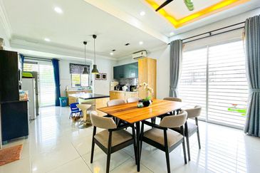 Corner Lot Double Storey Nusa Suria @ Alam Suria For Sale 